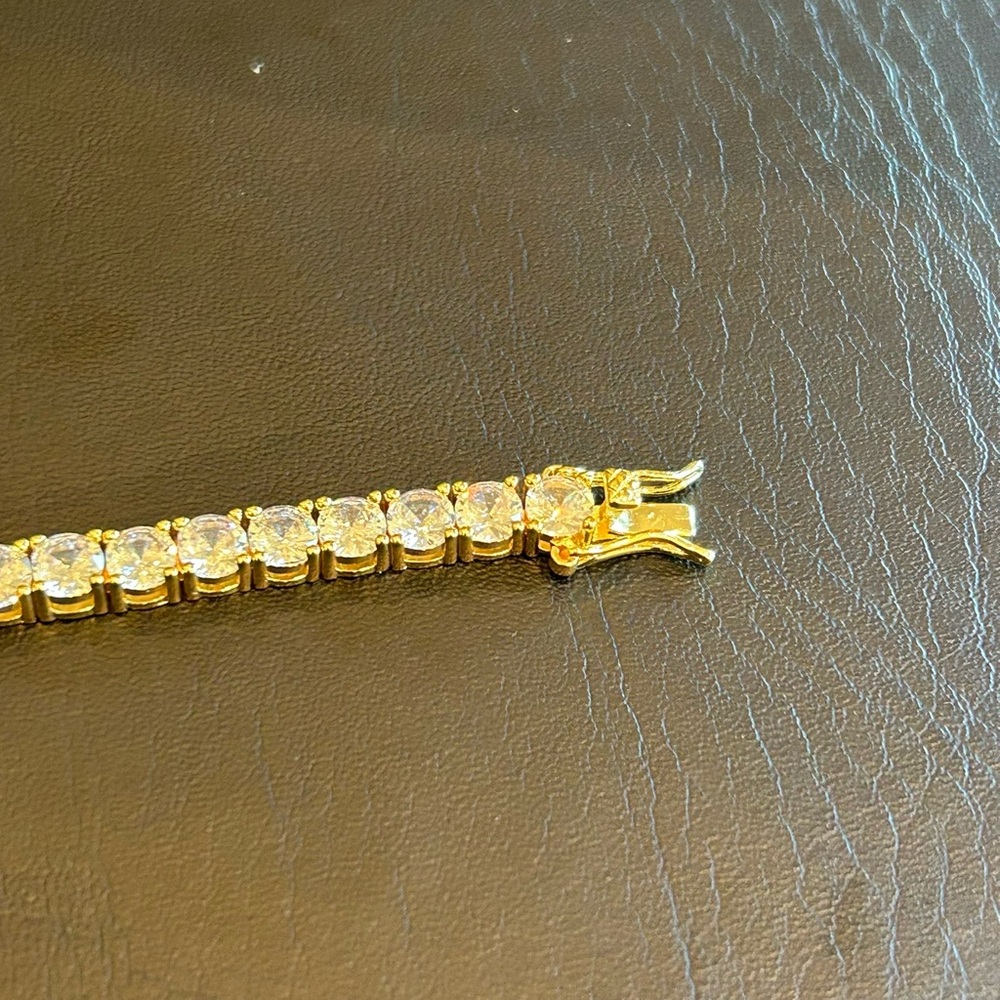 Brand New 5mm 8 Inch Gold Tennis Bracelet | VVS1 Moissanite - Picture 5 of 8